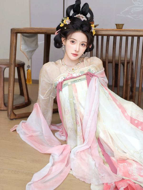 李霜 梨霜儿  梨霜儿 - 梦回大唐演绎古典佳人，复古汉服尽显东方美，绝美唐风摄影大赏第49张图片