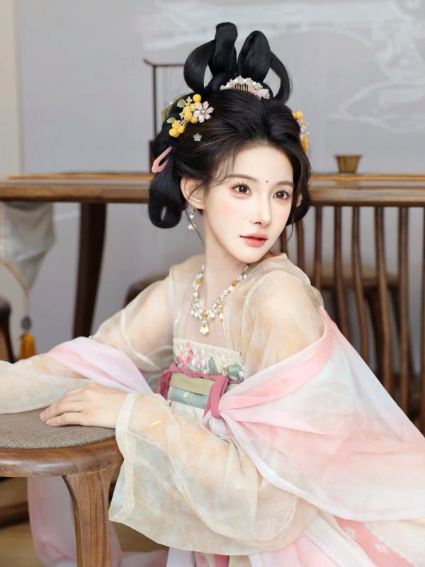 李霜 梨霜儿  梨霜儿 - 梦回大唐演绎古典佳人，复古汉服尽显东方美，绝美唐风摄影大赏第51张图片
