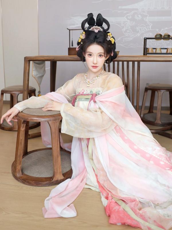 李霜 梨霜儿  梨霜儿 - 梦回大唐演绎古典佳人，复古汉服尽显东方美，绝美唐风摄影大赏第52张图片