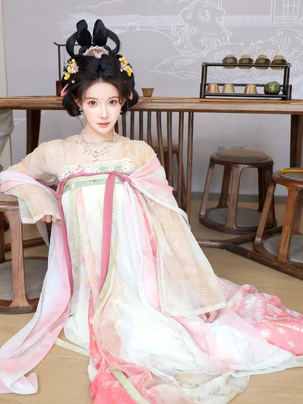 李霜 梨霜儿  梨霜儿 - 梦回大唐演绎古典佳人，复古汉服尽显东方美，绝美唐风摄影大赏第53张图片