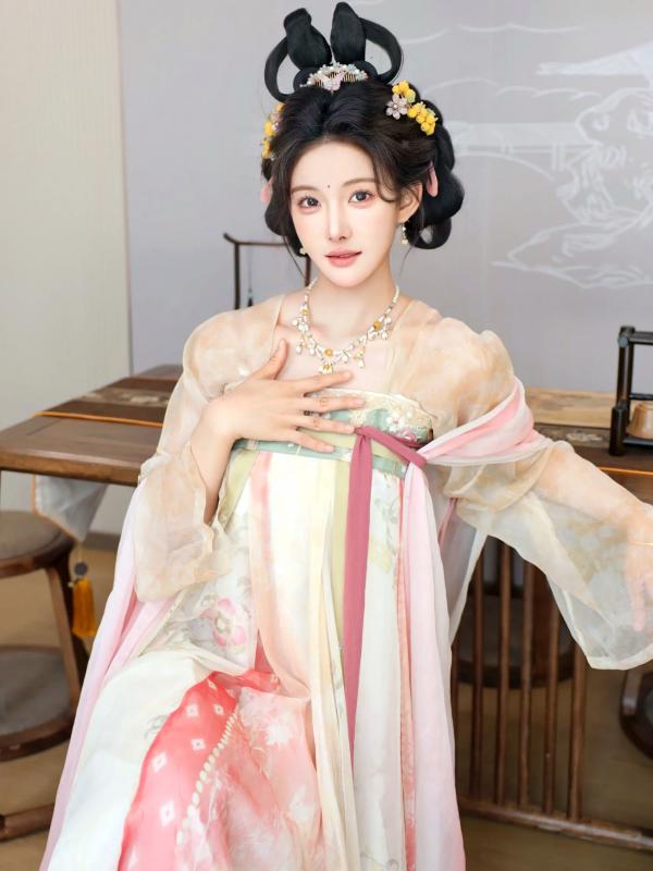 李霜 梨霜儿  梨霜儿 - 梦回大唐演绎古典佳人，复古汉服尽显东方美，绝美唐风摄影大赏第55张图片