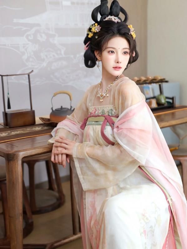 李霜 梨霜儿  梨霜儿 - 梦回大唐演绎古典佳人，复古汉服尽显东方美，绝美唐风摄影大赏第58张图片