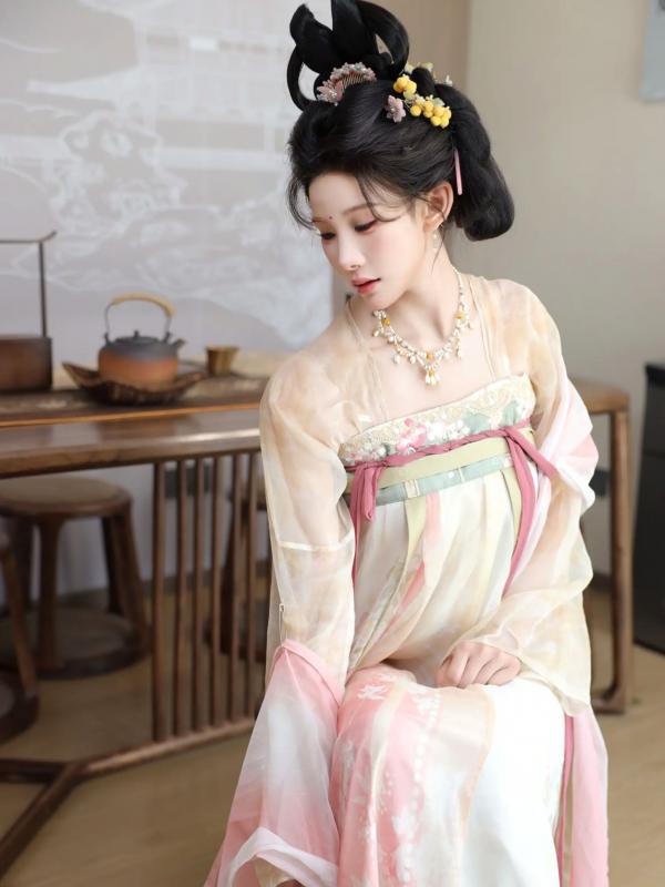 李霜 梨霜儿  梨霜儿 - 梦回大唐演绎古典佳人，复古汉服尽显东方美，绝美唐风摄影大赏第61张图片