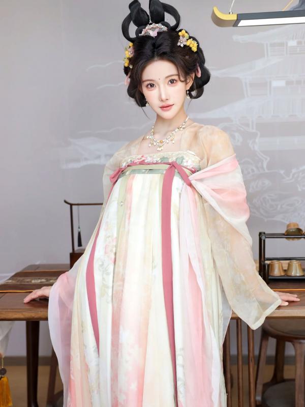 李霜 梨霜儿  梨霜儿 - 梦回大唐演绎古典佳人，复古汉服尽显东方美，绝美唐风摄影大赏第64张图片