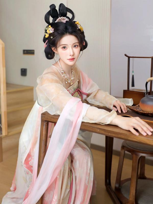 李霜 梨霜儿  梨霜儿 - 梦回大唐演绎古典佳人，复古汉服尽显东方美，绝美唐风摄影大赏第67张图片