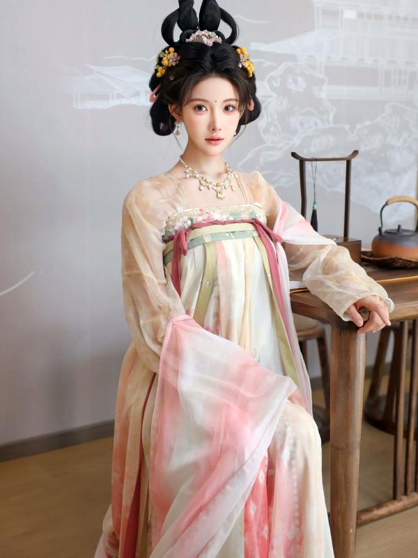 李霜 梨霜儿  梨霜儿 - 梦回大唐演绎古典佳人，复古汉服尽显东方美，绝美唐风摄影大赏第70张图片