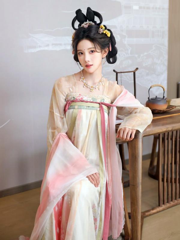 李霜 梨霜儿  梨霜儿 - 梦回大唐演绎古典佳人，复古汉服尽显东方美，绝美唐风摄影大赏第71张图片