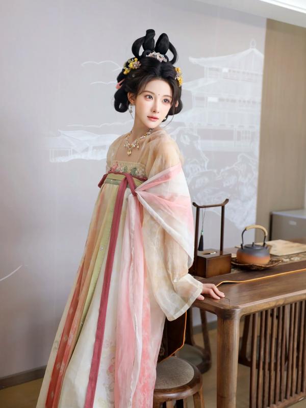 李霜 梨霜儿  梨霜儿 - 梦回大唐演绎古典佳人，复古汉服尽显东方美，绝美唐风摄影大赏第73张图片