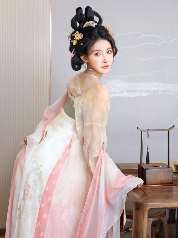 李霜 梨霜儿  梨霜儿 - 梦回大唐演绎古典佳人，复古汉服尽显东方美，绝美唐风摄影大赏第74张图片