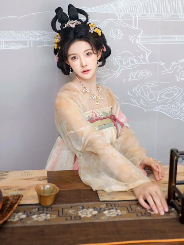 李霜 梨霜儿  梨霜儿 - 梦回大唐演绎古典佳人，复古汉服尽显东方美，绝美唐风摄影大赏第79张图片